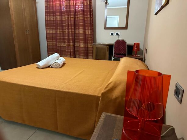 Imagen de la habitación del Hotel Poma. Foto 13