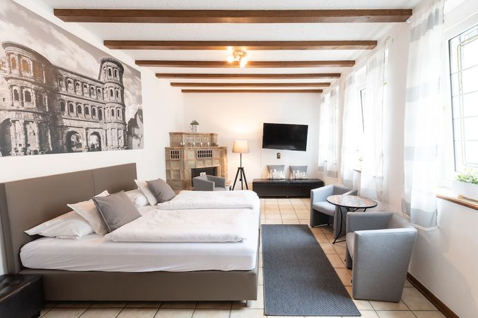 Imagen de la habitación del Hotel Porta Nigra. Foto 2