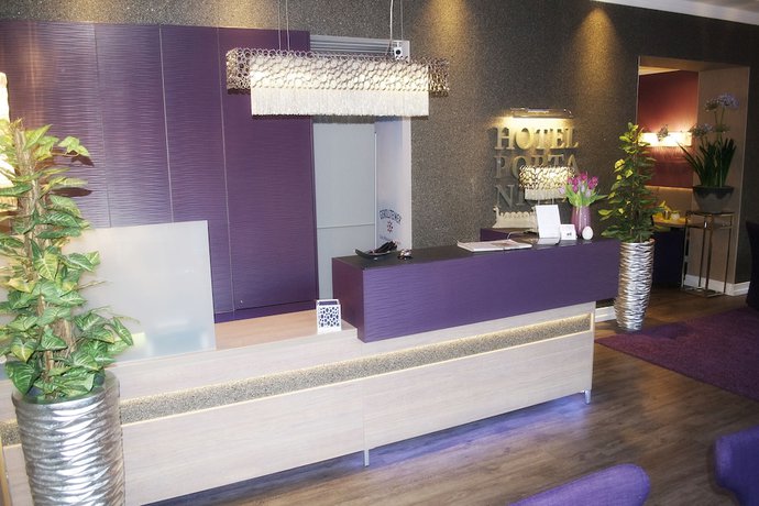 Imagen de los interiores del Hotel Porta Nigra. Foto 19
