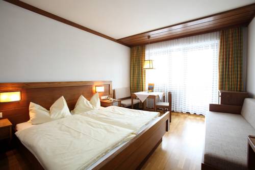 Imagen de la habitación del Hotel Post Karlon. Foto 6