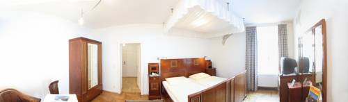Imagen de la habitación del Hotel Post Karlon. Foto 9