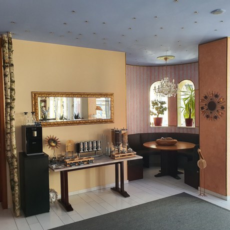 Imagen de los interiores del Hotel Postbauer Heng. Foto 18