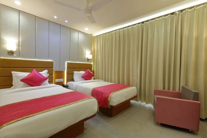 Imagen de la habitación del Hotel Pragati The Grand. Foto 11