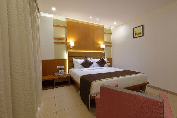 Imagen de la habitación del Hotel Pragati The Grand. Foto 12