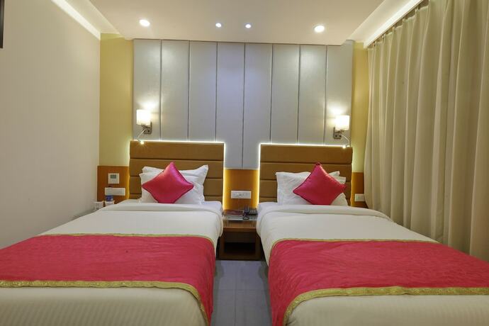 Imagen de la habitación del Hotel Pragati The Grand. Foto 13