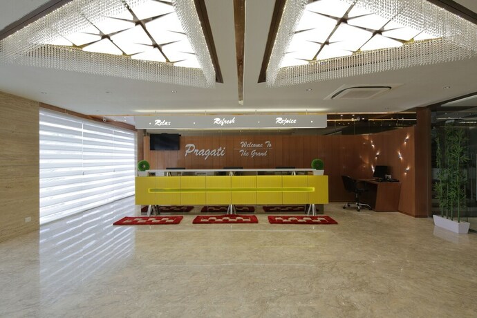 Imagen de los interiores del Hotel Pragati The Grand. Foto 19