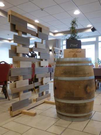 Imagen de los interiores del Hotel Pruni&egrave;res. Foto 20
