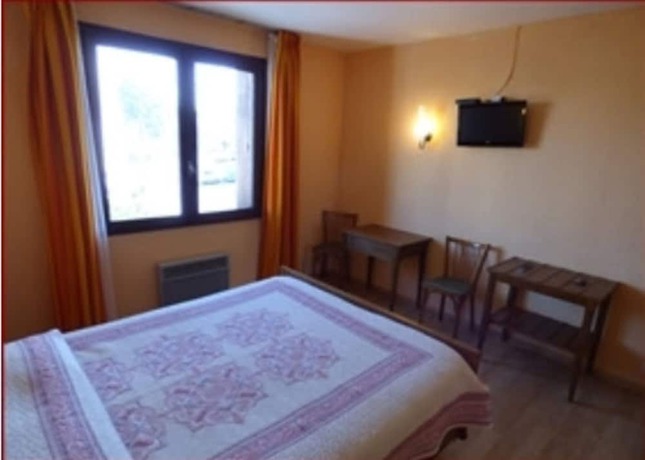 Imagen de la habitación del Hotel Pruni&egrave;res. Foto 18