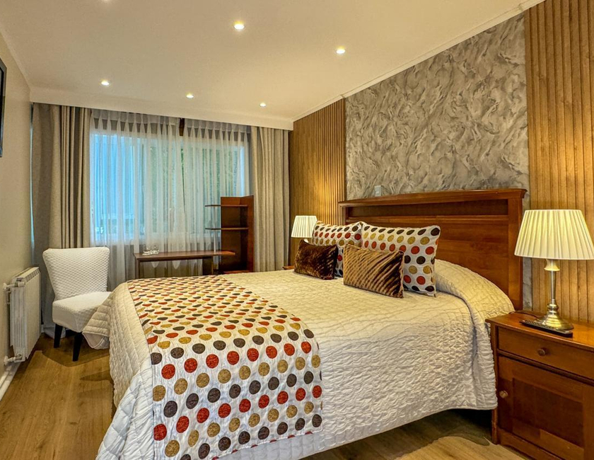 Imagen general del Hotel Puerta Del Lago. Foto 1