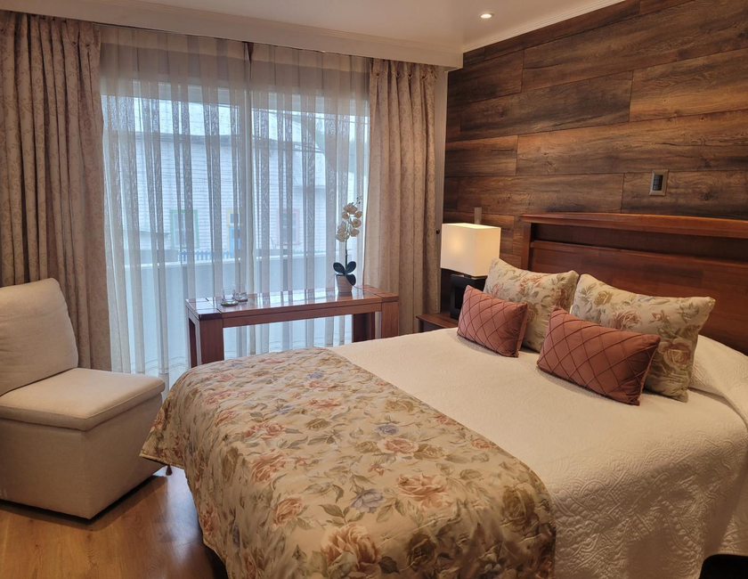Imagen general del Hotel Puerta Del Lago. Foto 6