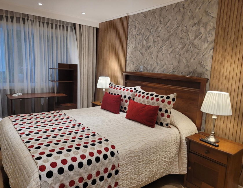 Imagen general del Hotel Puerta Del Lago. Foto 13