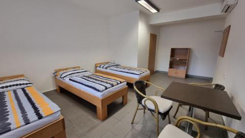 Imagen de la habitación del Hotel Rada. Foto 20
