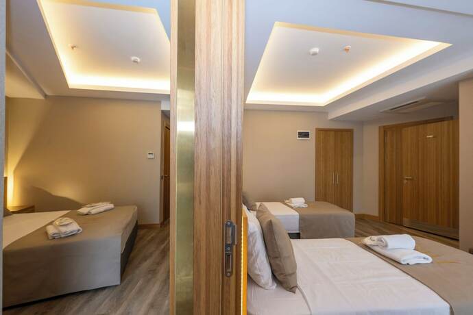 Imagen de la habitación del Hotel Ravi. Foto 13