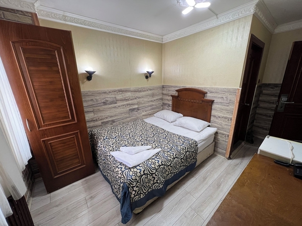 Imagen de la habitación del Hotel Red Rose. Foto 2