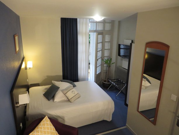 Imagen de la habitación del Hotel Regina, BESANCON. Foto 10
