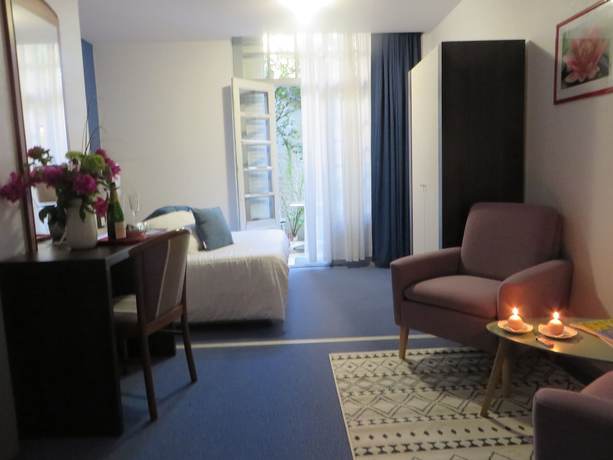 Imagen de la habitación del Hotel Regina, BESANCON. Foto 16