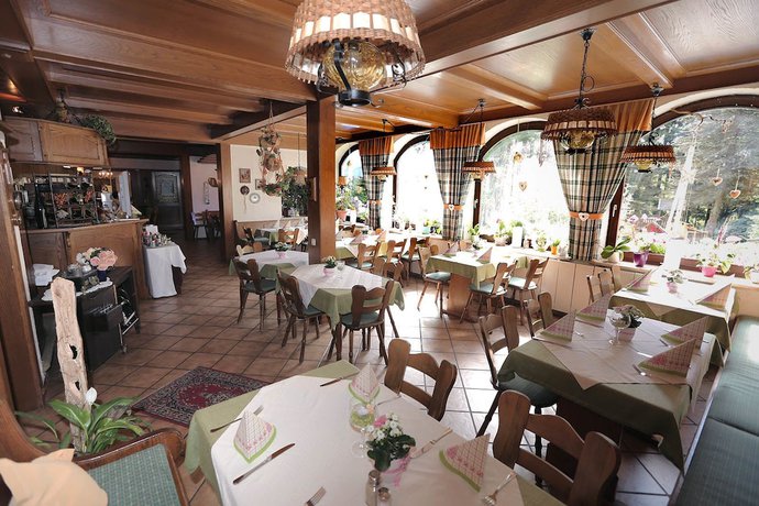 Imagen del bar/restaurante del Hotel Rennsteig. Foto 9