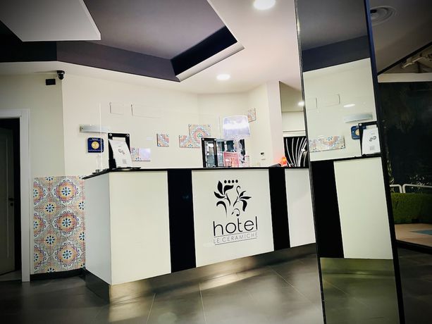 Imagen de los interiores del Hotel Residence Le Ceramiche. Foto 19