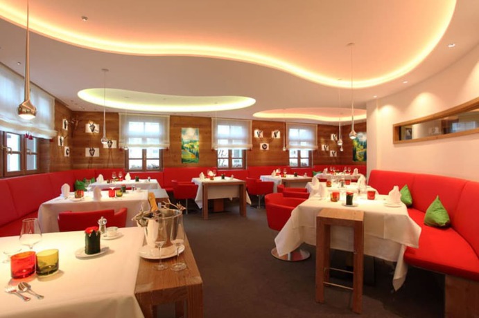 Imagen del bar/restaurante del Hotel Restaurant Adler, Lahr/Schwarzwald. Foto 2