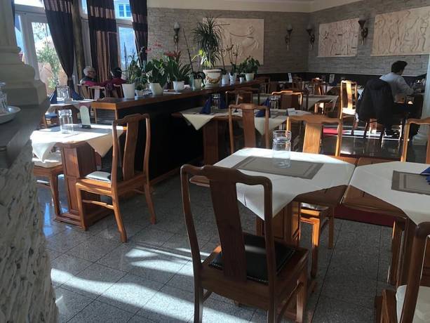 Imagen del bar/restaurante del Hotel Restaurant Artemis. Foto 5