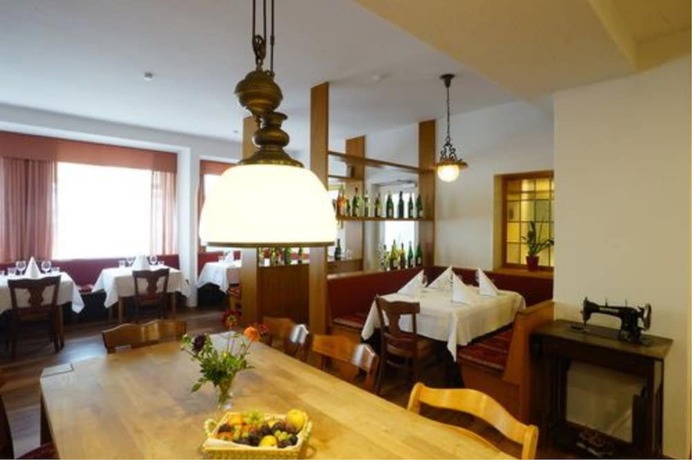 Imagen del bar/restaurante del Hotel Restaurant B&auml;ren, Breisach. Foto 3