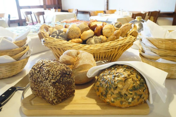 Imagen del bar/restaurante del Hotel Restaurant B&auml;ren, Breisach. Foto 4