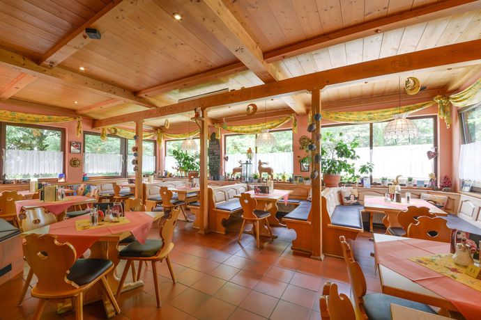 Imagen del bar/restaurante del Hotel Restaurant Caf&eacute; Waldhof. Foto 4