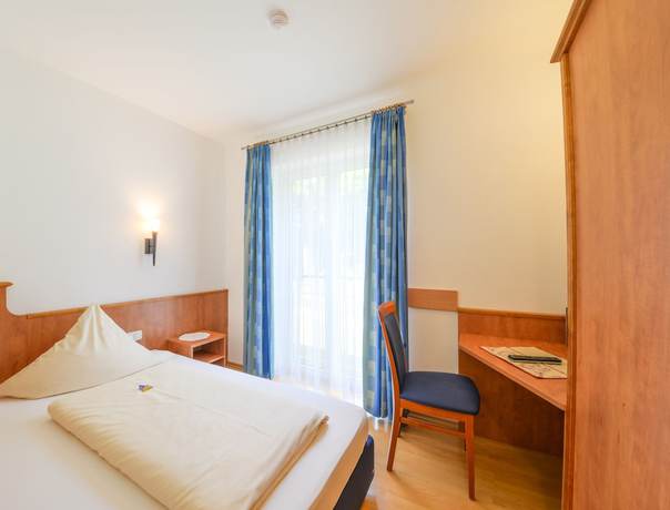 Imagen de la habitación del Hotel Restaurant Caf&eacute; Waldhof. Foto 13