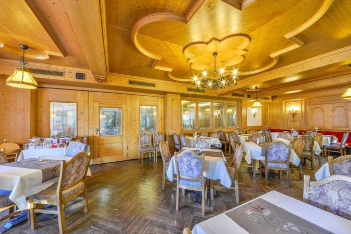 Imagen del bar/restaurante del Hotel Restaurant Dragoner. Foto 4