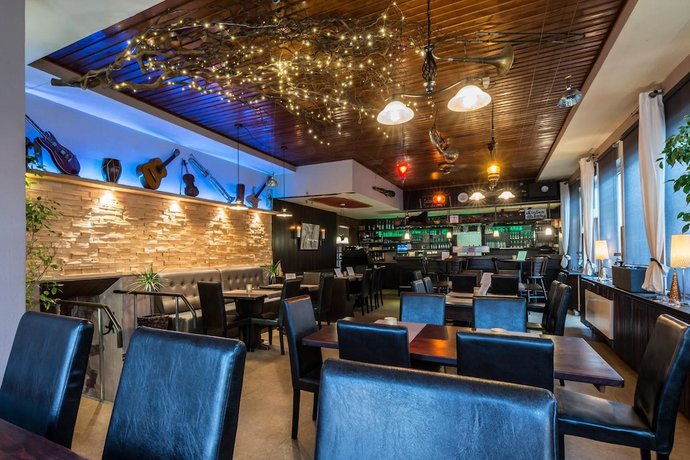 Imagen del bar/restaurante del Hotel Restaurant Es L&auml;mmche. Foto 4