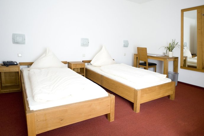 Imagen de la habitación del Hotel Restaurant Flora. Foto 5