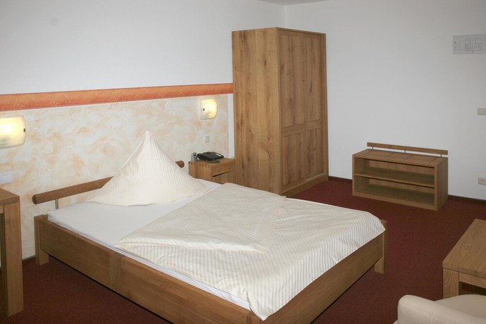 Imagen de la habitación del Hotel Restaurant Flora. Foto 11