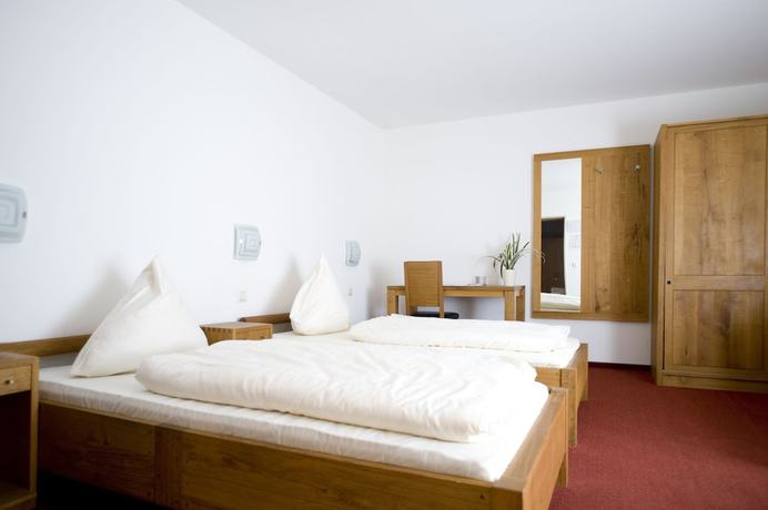 Imagen de la habitación del Hotel Restaurant Flora. Foto 12