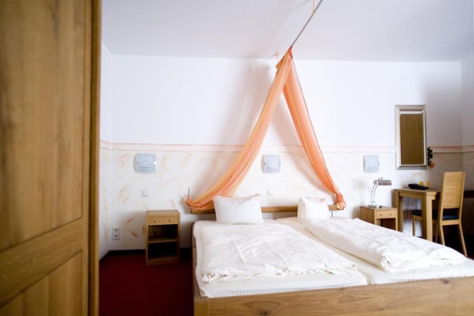 Imagen de la habitación del Hotel Restaurant Flora. Foto 16