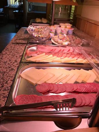 Imagen del bar/restaurante del Hotel Restaurant Gemünden. Foto 8