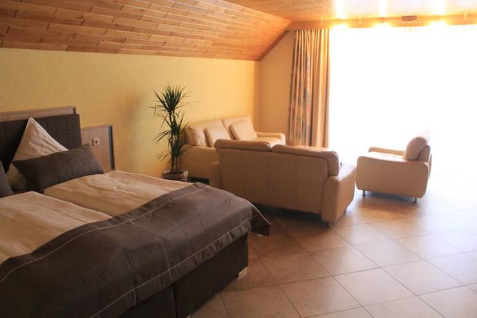 Imagen de la habitación del Hotel Restaurant Haus Schieferstein. Foto 11