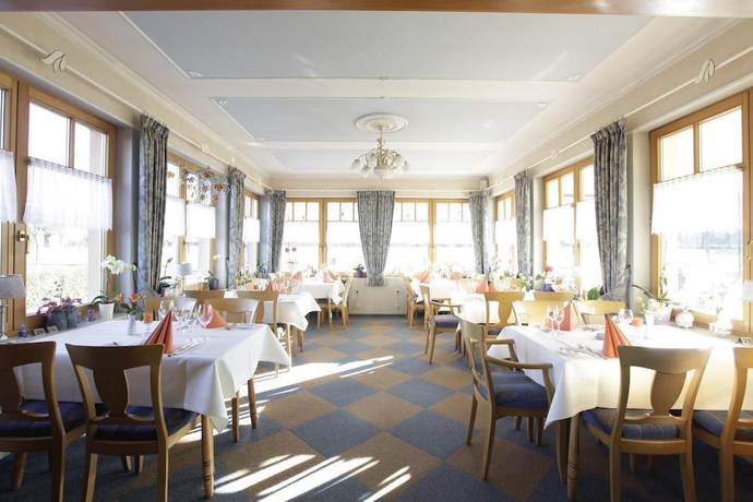 Imagen del bar/restaurante del Hotel Restaurant Haus Waldesruh. Foto 8