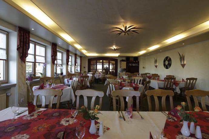 Imagen del bar/restaurante del Hotel Restaurant Haus Waldesruh. Foto 12