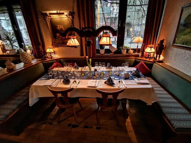 Imagen del bar/restaurante del Hotel Restaurant Kaiserstuehler Hof. Foto 8