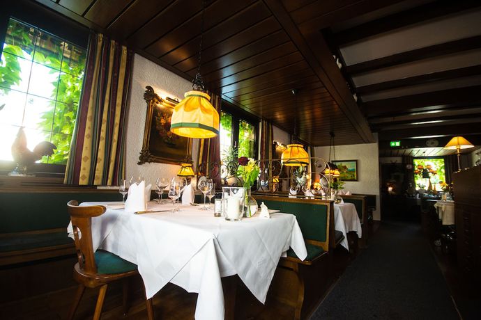 Imagen del bar/restaurante del Hotel Restaurant Kaiserstuehler Hof. Foto 10