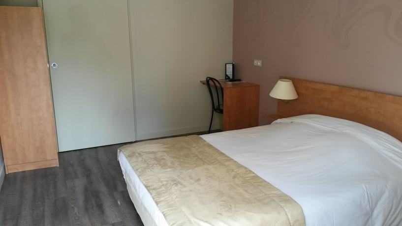 Imagen de la habitación del Hotel Restaurant La Cr&ecirc;perie du Ch&acirc;teau. Foto 10