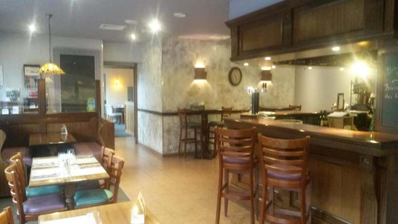 Imagen del bar/restaurante del Hotel Restaurant La Cr&ecirc;perie du Ch&acirc;teau. Foto 4