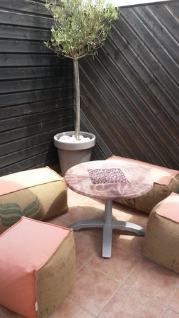 Imagen de los interiores del Hotel Restaurant La Cr&ecirc;perie du Ch&acirc;teau. Foto 18