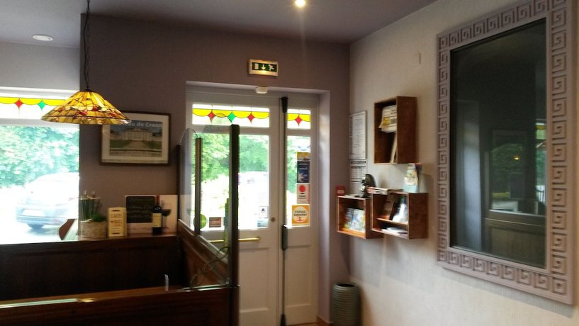 Imagen de los interiores del Hotel Restaurant La Cr&ecirc;perie du Ch&acirc;teau. Foto 19