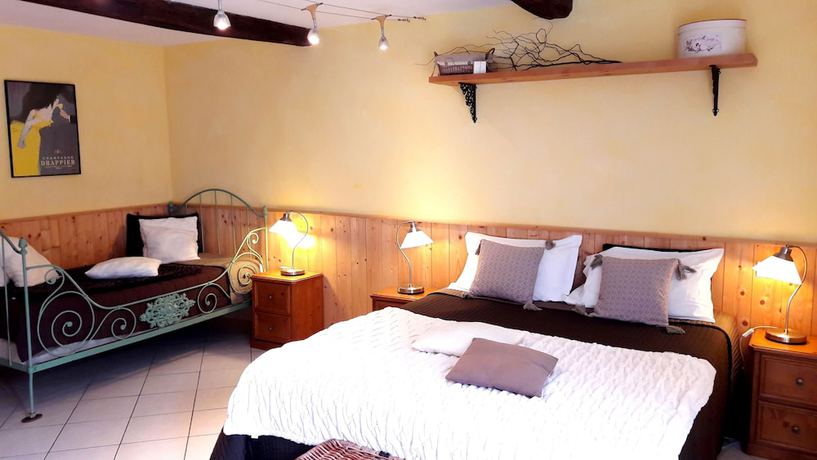 Imagen de la habitación del Hotel Restaurant La Grange du Relais. Foto 8