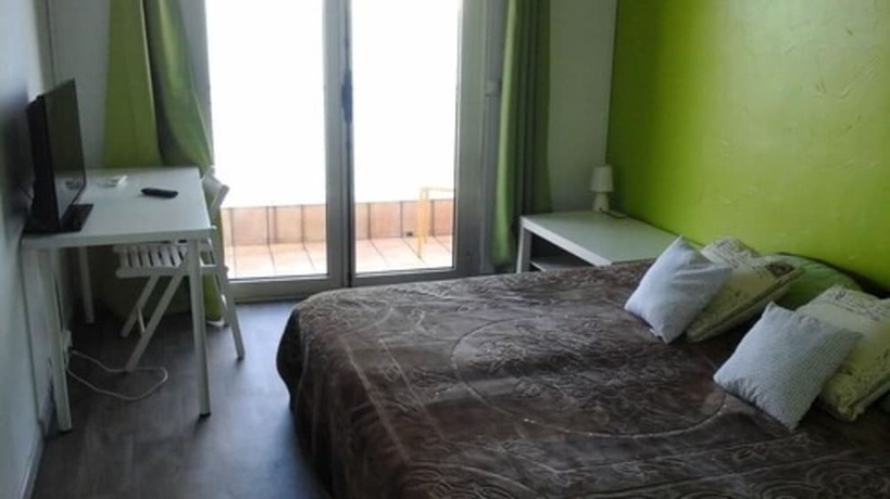 Imagen de la habitación del Hotel Restaurant La Mediterranee. Foto 14