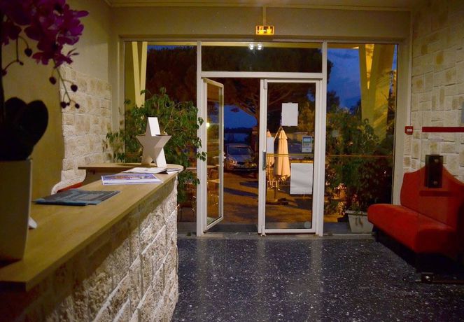 Imagen de los interiores del Hotel Restaurant La Plage. Foto 20