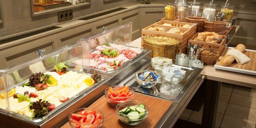 Imagen de los interiores del Hotel Restaurant Piazza. Foto 16