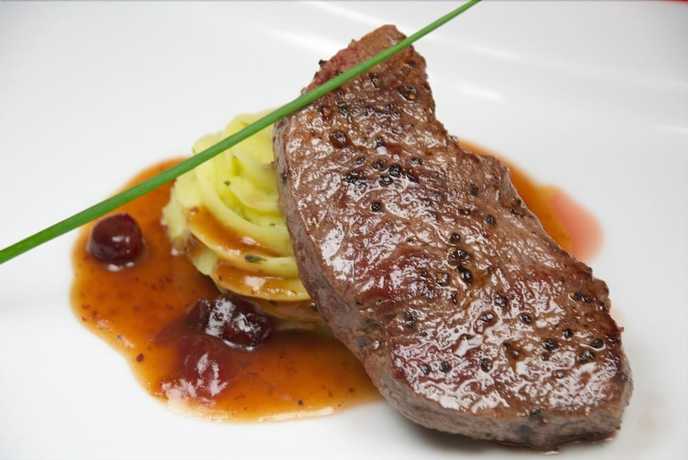 Imagen del bar/restaurante del Hotel Restaurant Sonnenhof. Foto 12