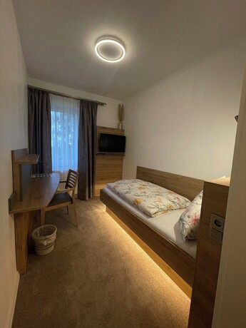 Imagen de la habitación del Hotel Restaurant Steinh&auml;gerquelle. Foto 16